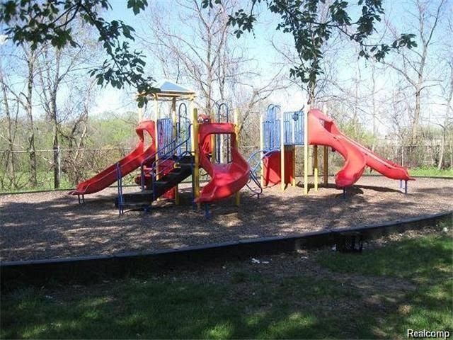 22575 Ann Arbor Trail, Dearborn Heights, MI 48127