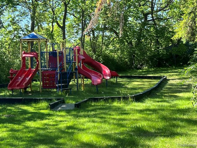 22575 Ann Arbor Trail, Dearborn Heights, MI 48127