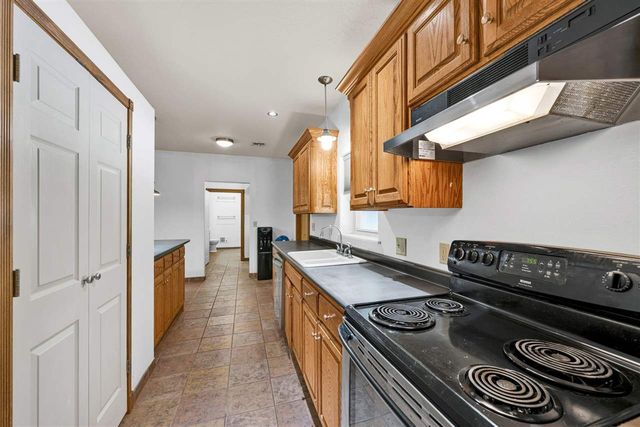 293 Whippoorwill St, Apache, OK 73006