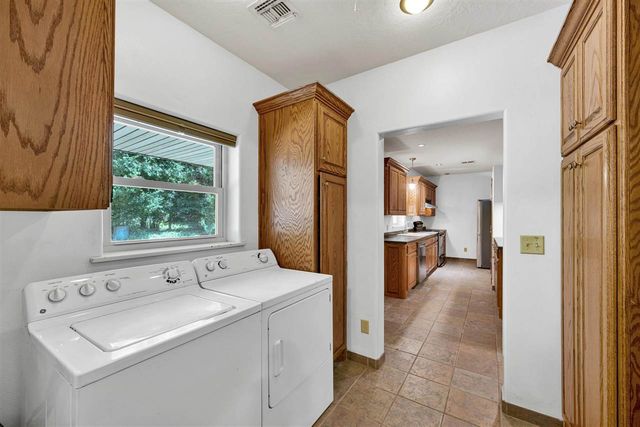 293 Whippoorwill St, Apache, OK 73006