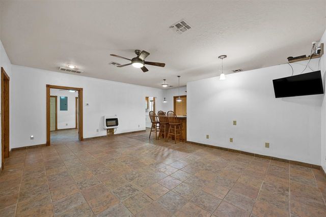 293 Whippoorwill St, Apache, OK 73006