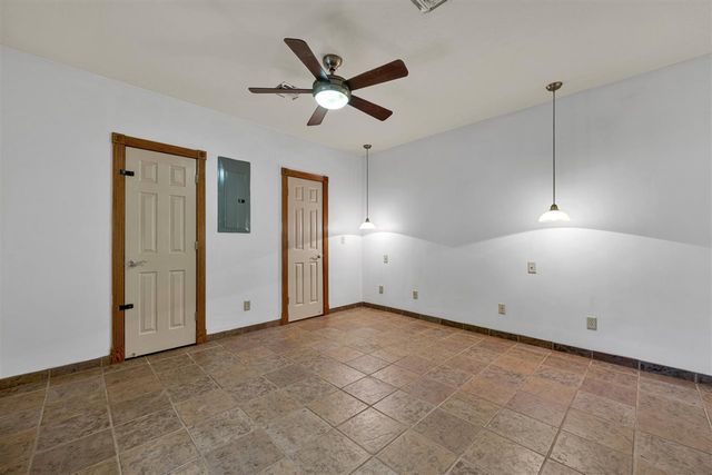 293 Whippoorwill St, Apache, OK 73006
