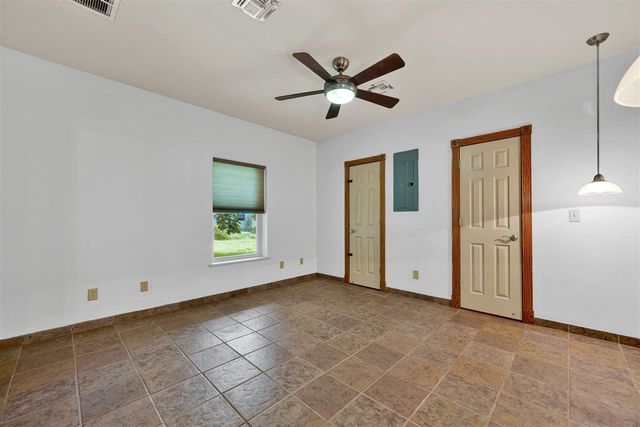 293 Whippoorwill St, Apache, OK 73006