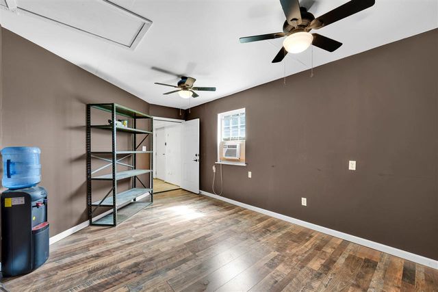 293 Whippoorwill St, Apache, OK 73006
