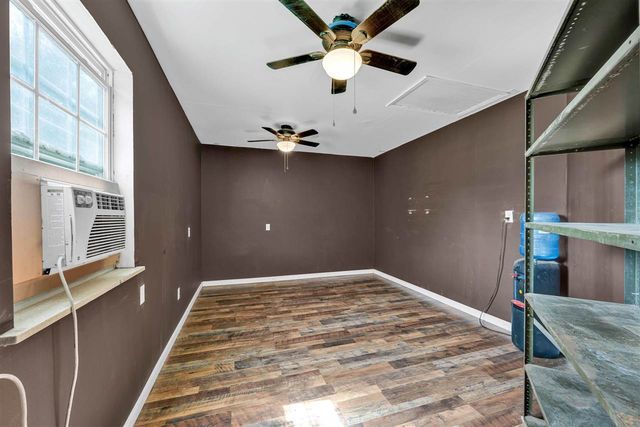 293 Whippoorwill St, Apache, OK 73006