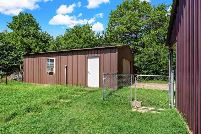 293 Whippoorwill St, Apache, OK 73006
