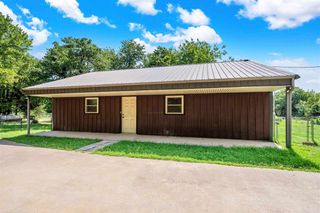 293 Whippoorwill St, Apache, OK 73006