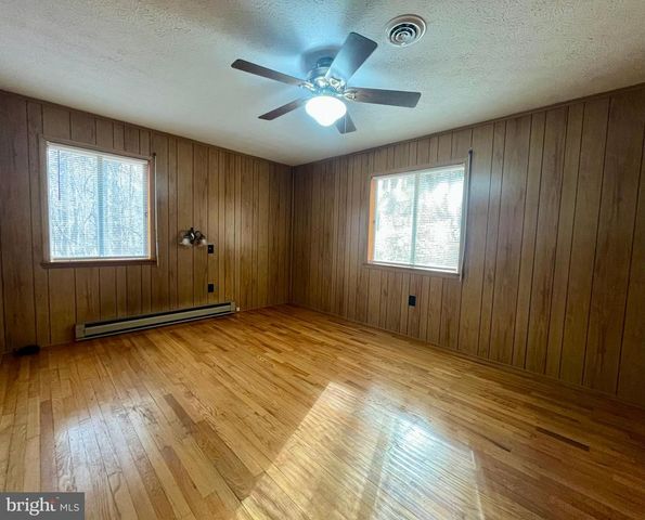 347 RESTMORE LN, Stanley, VA 22851