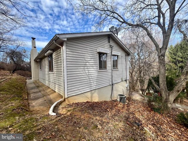 347 RESTMORE LN, Stanley, VA 22851