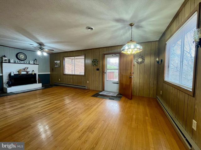 347 RESTMORE LN, Stanley, VA 22851