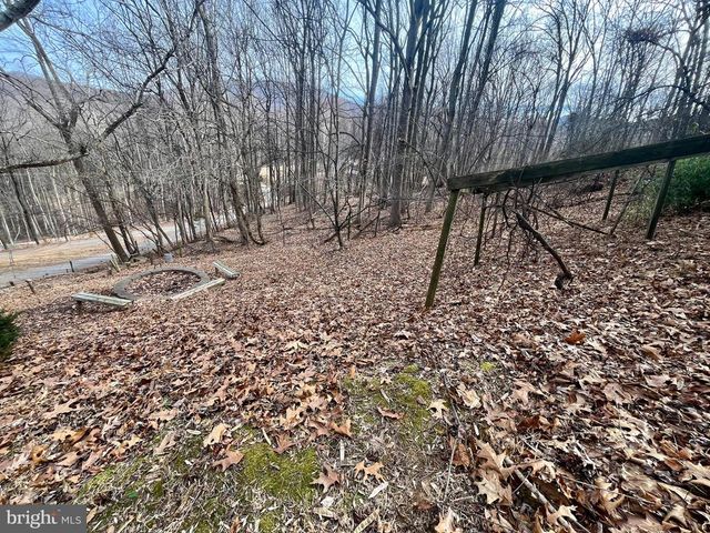 347 RESTMORE LN, Stanley, VA 22851