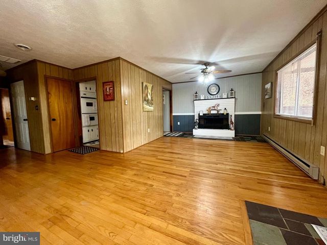 347 RESTMORE LN, Stanley, VA 22851