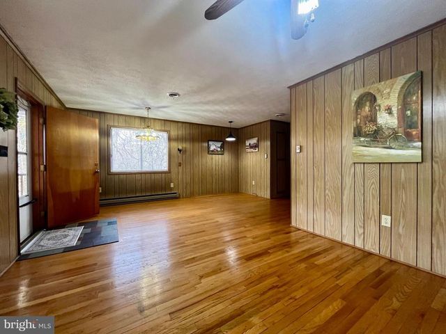 347 RESTMORE LN, Stanley, VA 22851