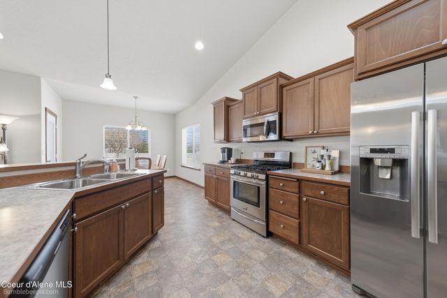 8337 N Boysenberry LOOP, Hayden, ID 83835