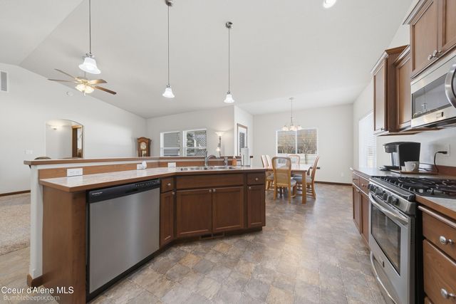 8337 N Boysenberry LOOP, Hayden, ID 83835