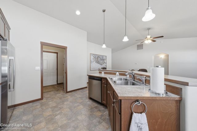 8337 N Boysenberry LOOP, Hayden, ID 83835