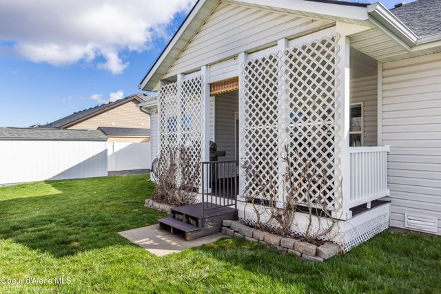 8337 N Boysenberry LOOP, Hayden, ID 83835