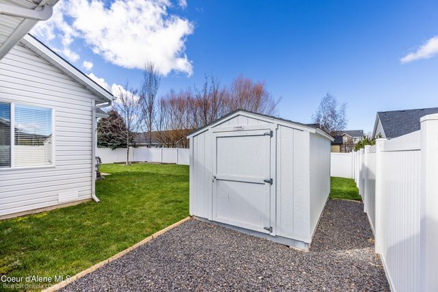 8337 N Boysenberry LOOP, Hayden, ID 83835