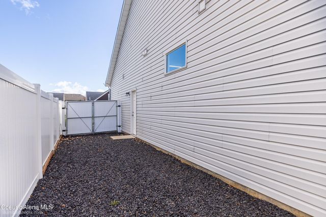 8337 N Boysenberry LOOP, Hayden, ID 83835