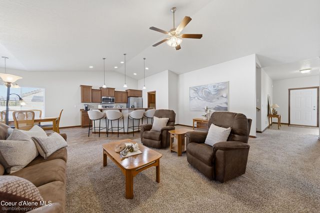 8337 N Boysenberry LOOP, Hayden, ID 83835