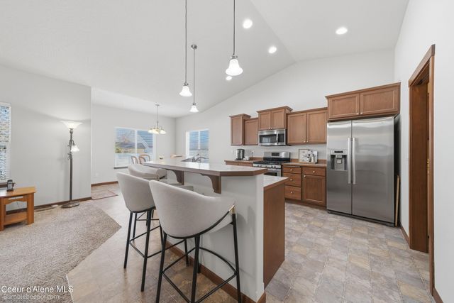 8337 N Boysenberry LOOP, Hayden, ID 83835