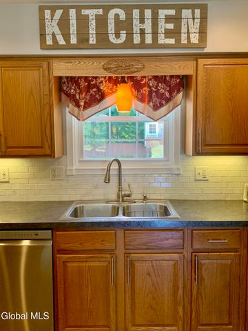 15 Algonquin Drive, Queensbury, NY 12804