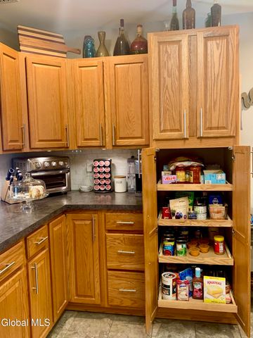 15 Algonquin Drive, Queensbury, NY 12804