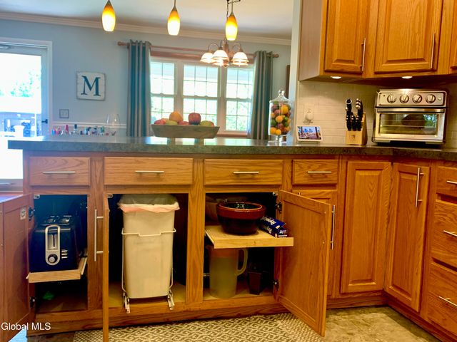 15 Algonquin Drive, Queensbury, NY 12804