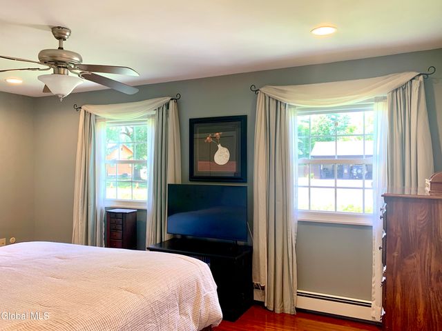 15 Algonquin Drive, Queensbury, NY 12804