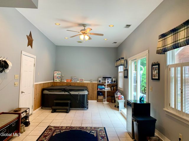 15 Algonquin Drive, Queensbury, NY 12804
