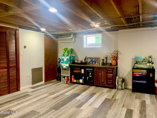 15 Algonquin Drive, Queensbury, NY 12804