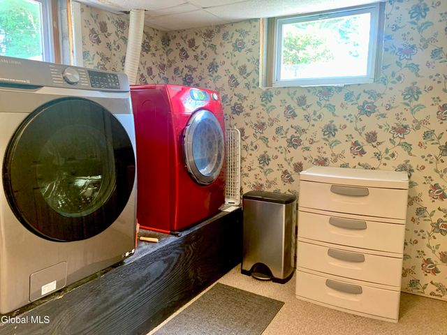15 Algonquin Drive, Queensbury, NY 12804