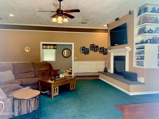 15 Algonquin Drive, Queensbury, NY 12804