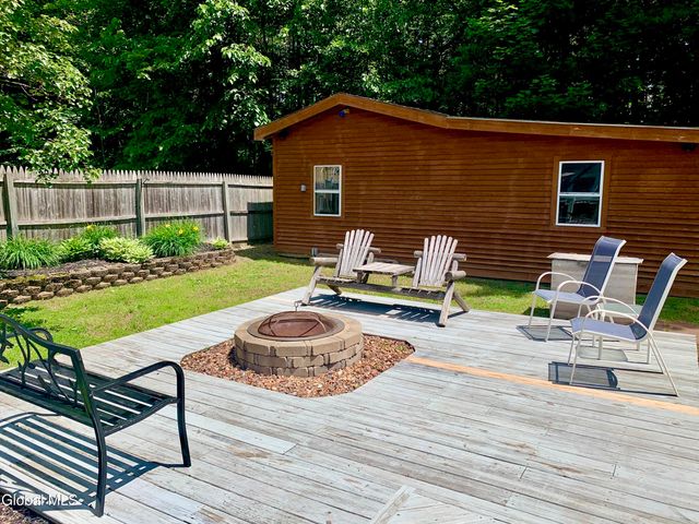 15 Algonquin Drive, Queensbury, NY 12804
