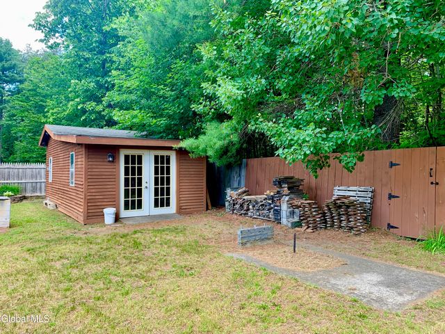 15 Algonquin Drive, Queensbury, NY 12804