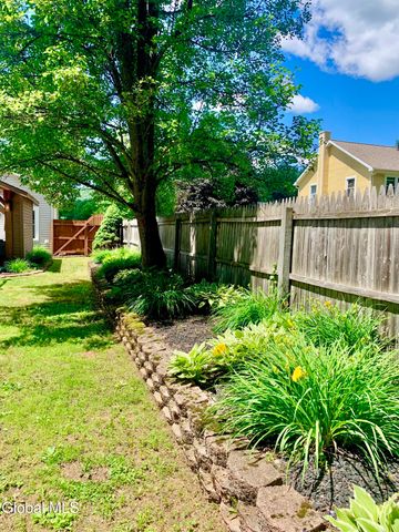 15 Algonquin Drive, Queensbury, NY 12804