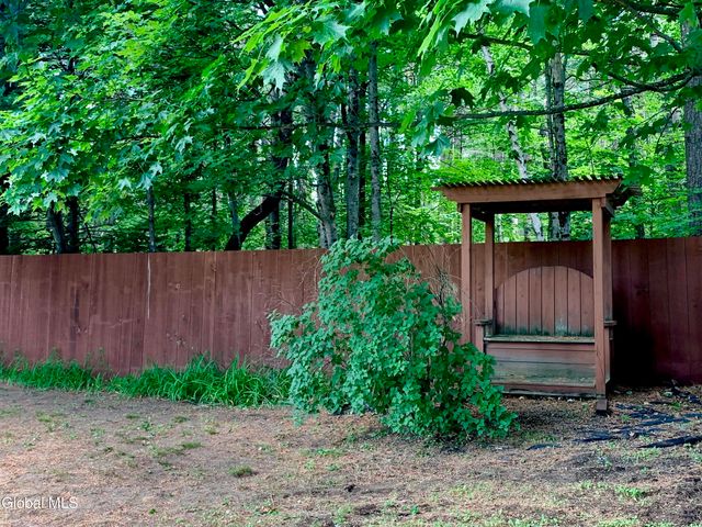 15 Algonquin Drive, Queensbury, NY 12804