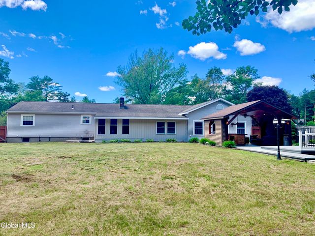 15 Algonquin Drive, Queensbury, NY 12804