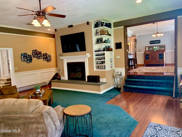 15 Algonquin Drive, Queensbury, NY 12804