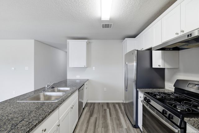 13755 Bradford Park, San Antonio, TX 78253