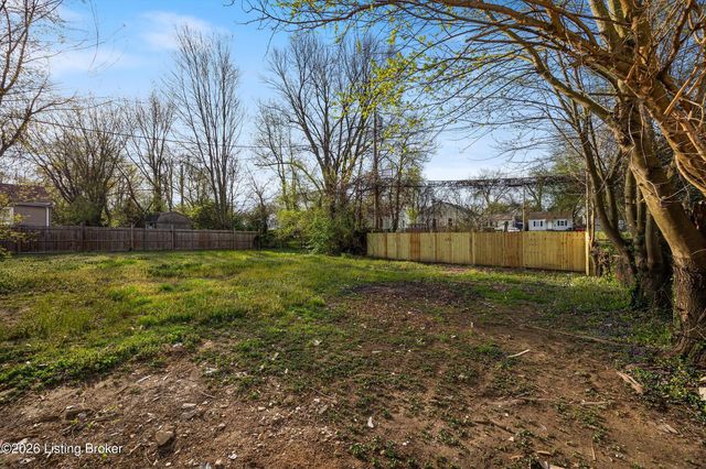 2726 Algonquin Pkwy, Louisville, KY 40210