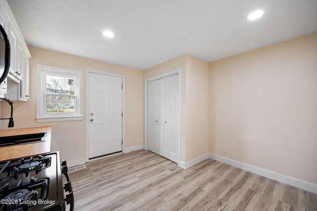 2726 Algonquin Pkwy, Louisville, KY 40210