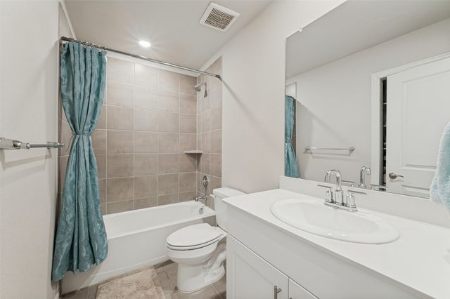 222 Luna Lane, Lake Dallas, TX 75065