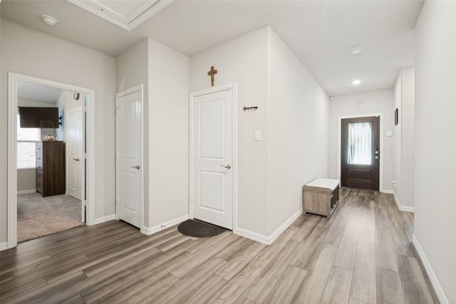 222 Luna Lane, Lake Dallas, TX 75065