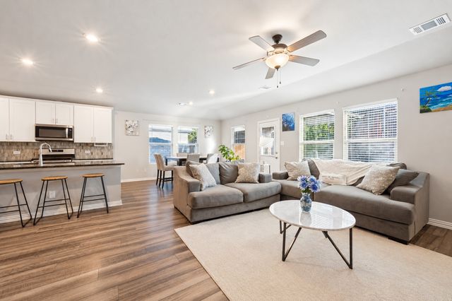 222 Luna Lane, Lake Dallas, TX 75065