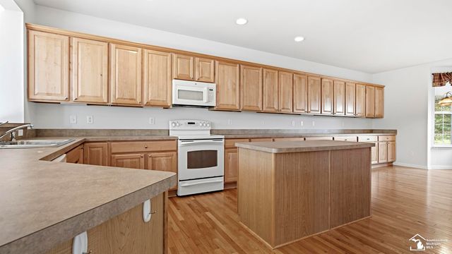 24219 Charlevoix Street, Flat Rock, MI 48134