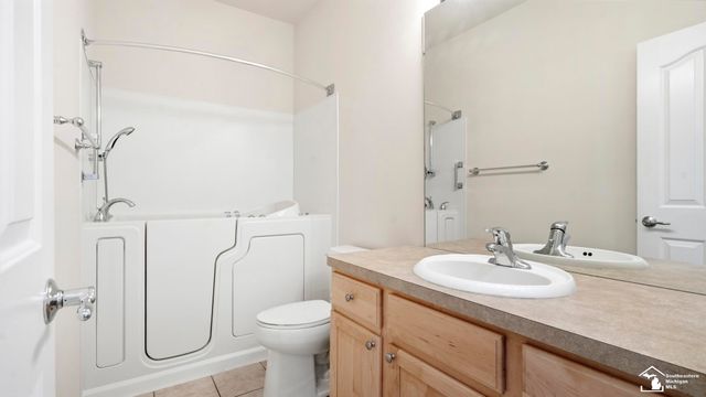 24219 Charlevoix Street, Flat Rock, MI 48134