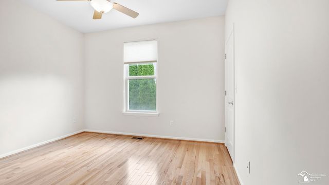 24219 Charlevoix Street, Flat Rock, MI 48134