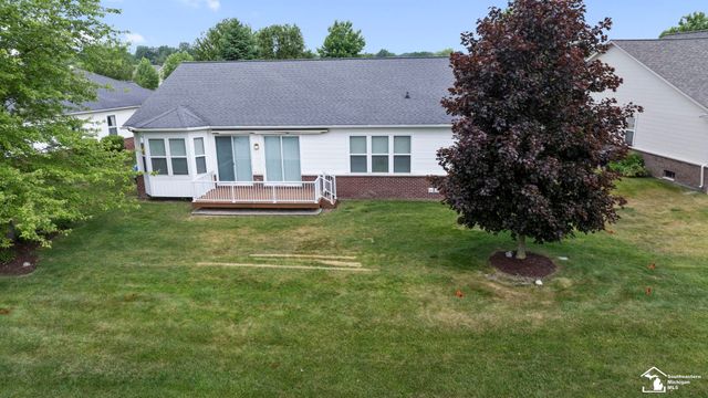 24219 Charlevoix Street, Flat Rock, MI 48134