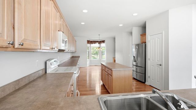 24219 Charlevoix Street, Flat Rock, MI 48134